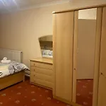 Charming 4-Bedroom Apartment In East London - Perfect City Getaway