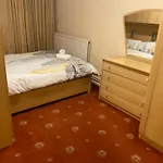 Charming 4-Bedroom Apartment In East London - Perfect City Getaway