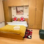 Stunning 1-Bed Apartment In London
