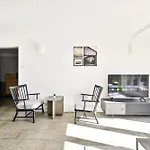 Farringdon Comfortable 3 Bed Apartments