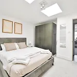 Farringdon Comfortable 3 Bed Apartments