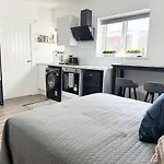 Cute Studio Super Central Old Street 5