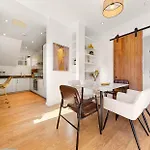 Designer Victorian Flat With Huge Terrace
