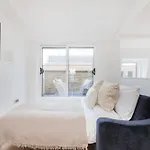 Bnbnova - Fitzrovia & Soho - 2Br With Balcony