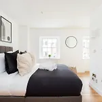 Bnbnova - Fitzrovia & Soho - 2Br With Balcony