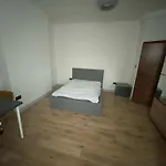 Lovely Spacious 2 Bed Apartment