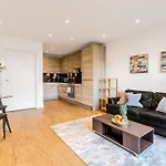 1Br With Patio Near Wembley Stadium