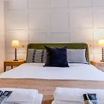 Modernized Serviced Apartments 3 Minutes From Blackfriars