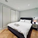 Chic Central London Apart In Soho Mayfair