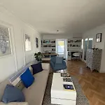 Stylish Cosy Rooftop Flat In Maida Vale