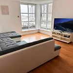 Lovely 1 Bedroom Apartment In Royal Docks By The River