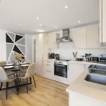 2 Bdr, Wembley Stadium, Parking, Family Friendly