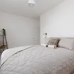 Zone 2 Central Cosy Apartment