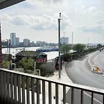 Kins Place, Beautiful 1 Bedroom Apartment Near London City Airport