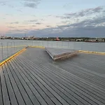 Waterside Stay Near O2 Royal Dock With Parking And Ac