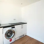Elegant 2Bd House With Garden And Decked Patio