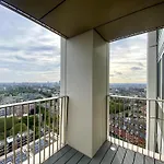 Luxury Skyline Living 2B2B Apartment Central London