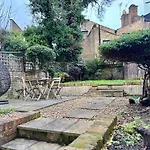 Peaceful Stoke Newington Apartment With Garden