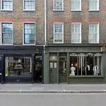 Superb One Bedroom Apartment In Soho