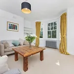 Spacious 3 Bed South Bank Apartment