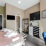 Perfect Studio For Travelers Great Location 4