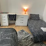 Comfy Rooms. Shared East London Homestay.