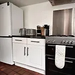 Fulham Tranquil 2Bd King Bed Home With Parking & Gdn