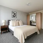 2 Bed Flat Near Stratford Station