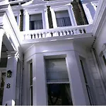 Oxbridge Apartments
