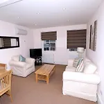 Oxbridge Apartments