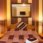 Hotel 261