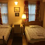 Central Greenwich guest rooms