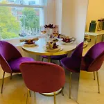 Be Lounge Luxury Apartments