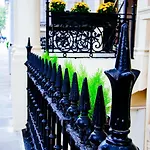 Lord Kensington Hotel