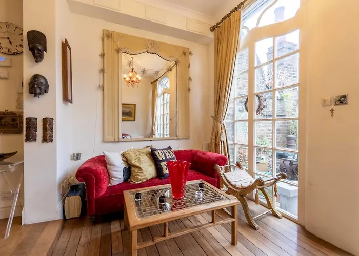 Pass The Keys Split-Floors Antique Apartment In Portobello Road
