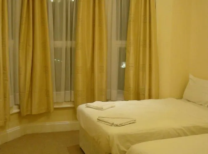 Pearl Hotel London