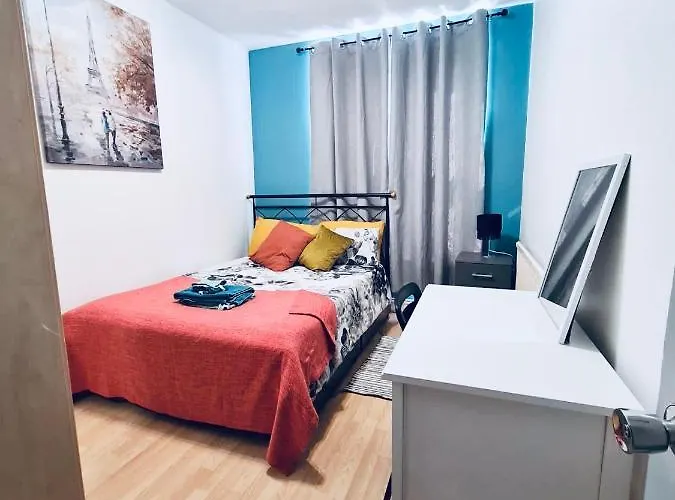 Stunning 3 Bedroom Flat In Stockwell
