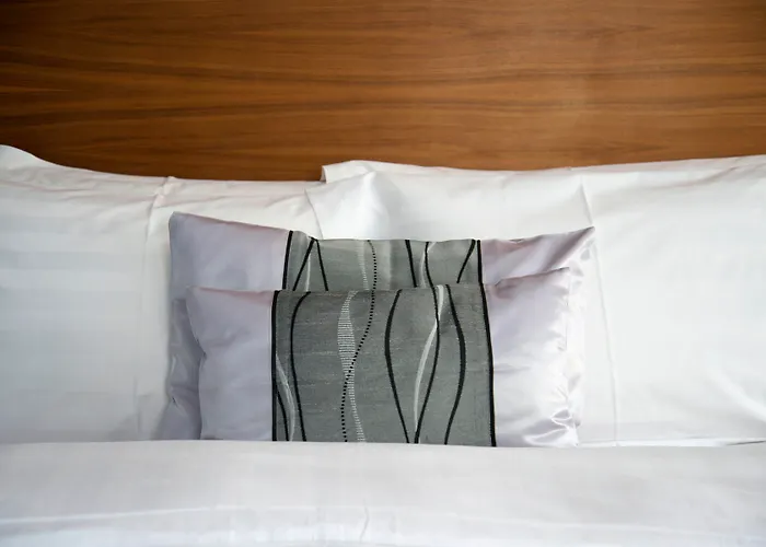 The New London Carlton Hotel