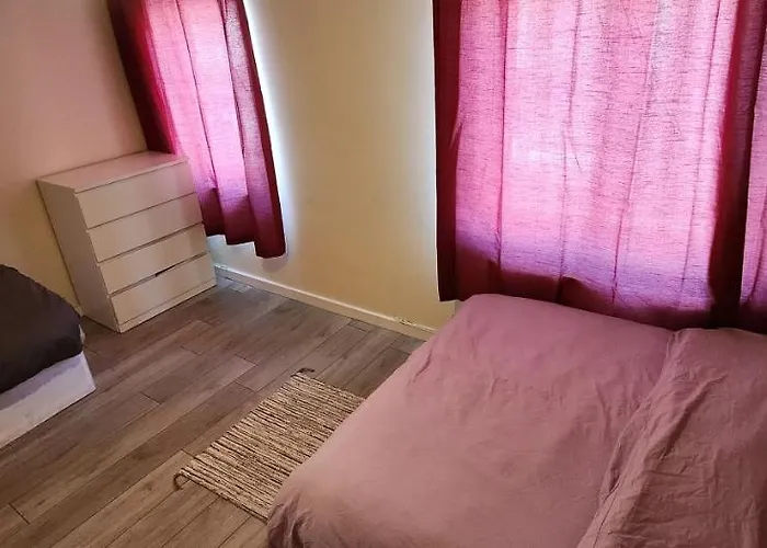 Lovely Cosy House Easy Reach To Central London