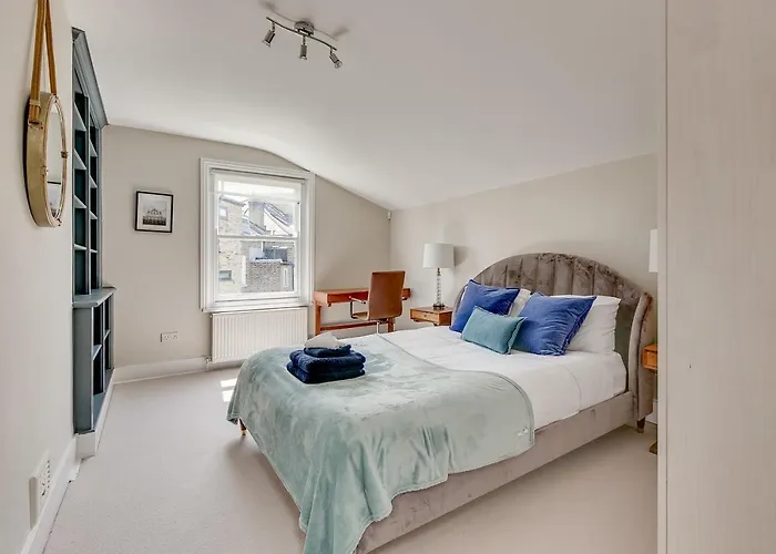 Balham Near Tube Victorian House 4 Bedrooms 9 Beds