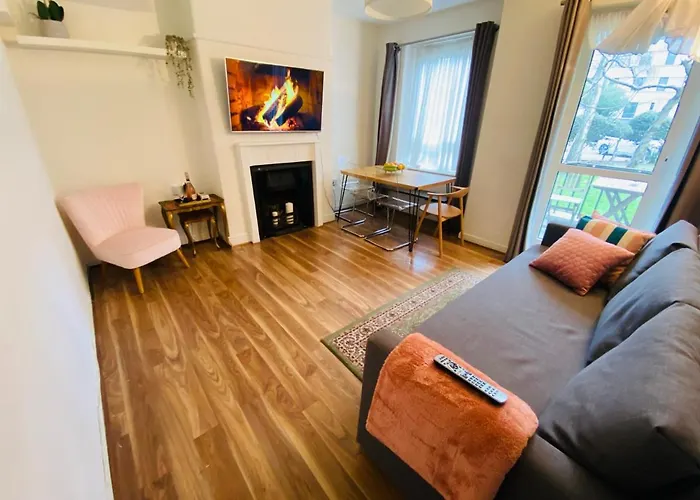 3 Bed Apartment In Camden