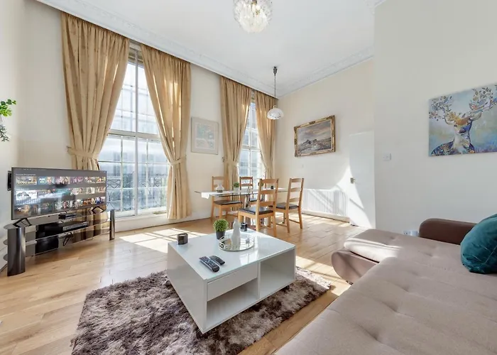 Flat In Baker Street