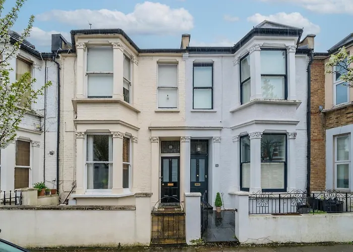 Joivy Cozy 1 Bed Flat With Garden In North Kensington