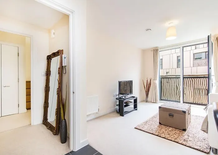 Chic Chelsea Stylish 1-Bedroom