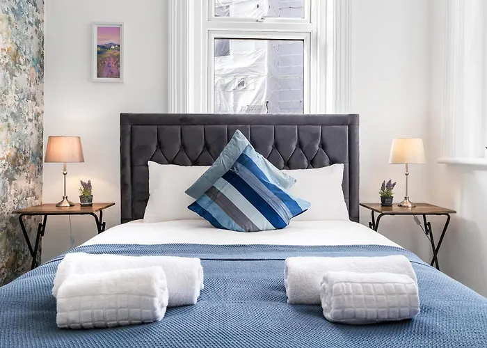 Modern 2 Bedroom Flat - Near Primrose Hill, Camden Market, Regent\'S Park - Good Links To Kings Cross, Euston, Finchley Road Station - Nw3 London