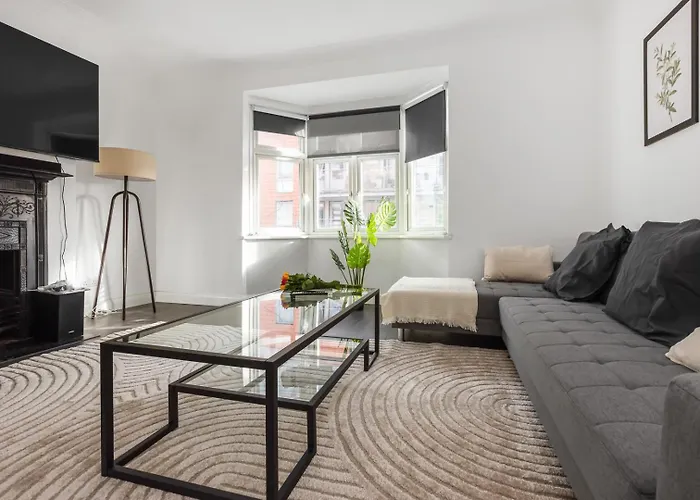 Outstanding 2 Bed Apartment In Central Camden Sleeps 6