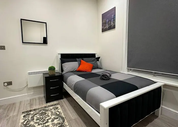 Studio Flat In Ealing Broadway