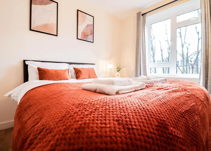 Bright And Well-Kept 2 Bed Flat! Russell Square