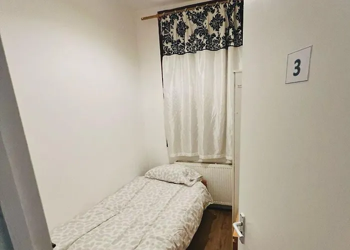 Private Single Room For Single Person R 03
