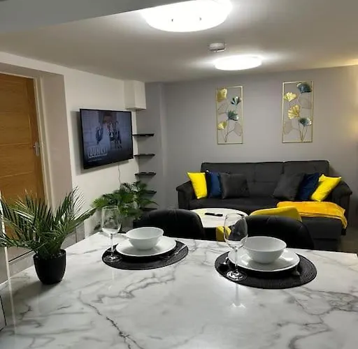 Stylish Entire 2Bed Apartment